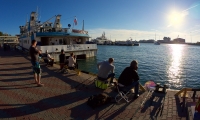 Рыбаки у морского порта Сочи. Fishermen at the sea port of Sochi