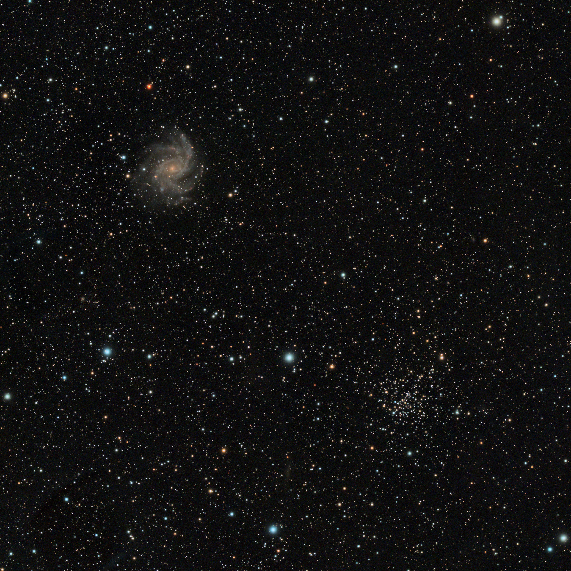 Галактика Фейерверк (NGC 6946) и рассеянное скопление NGC 6939